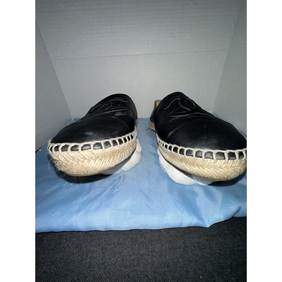 Chanel Camellia espadrilles black size 40, Runs Small ( See measurements) more l - Picture 5 of 16